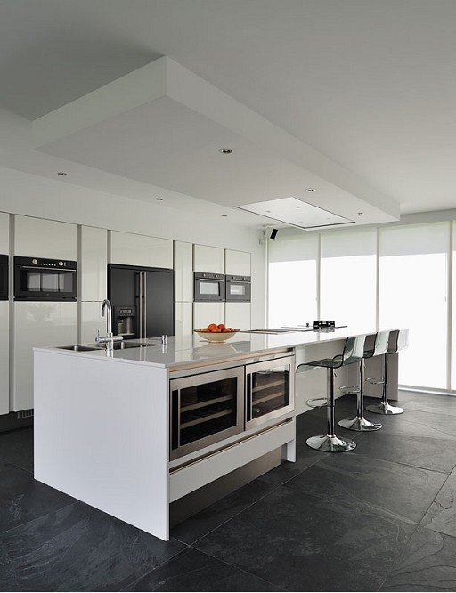 Biệt thự đương đại với nội thất&nbsp;Trắng-Đen