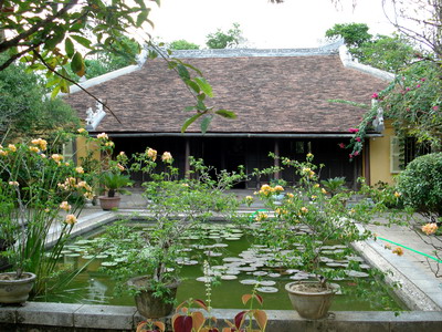 Nghệ thuật sắp đặt và triết lý vũ trụ luận trong nhà vườn xứ&nbsp;Huế