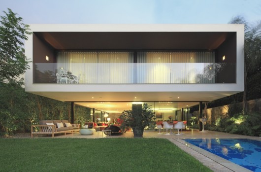 Nhà Casuarinas/ Hãng&nbsp;Metropolis