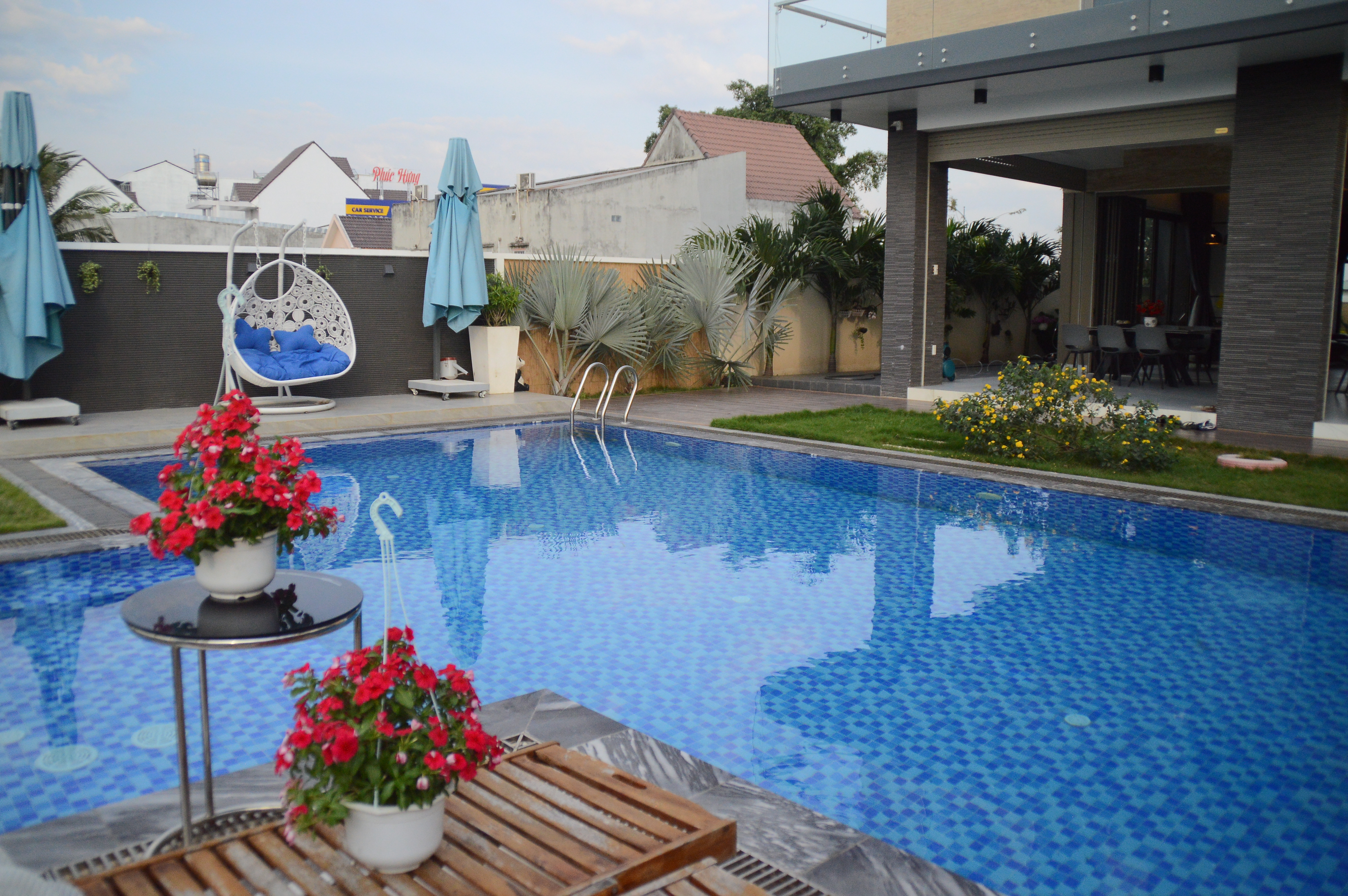 Biệt thự hiện đại Tây Ninh với hồ bơi vô cực
